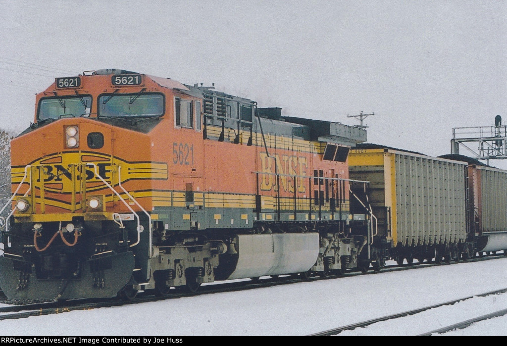 BNSF 5621 North